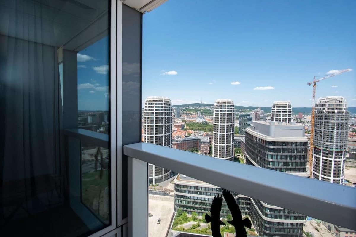 Luxury 1Bdrm On The 28Th Floor Apartment Братислава Екстериор снимка