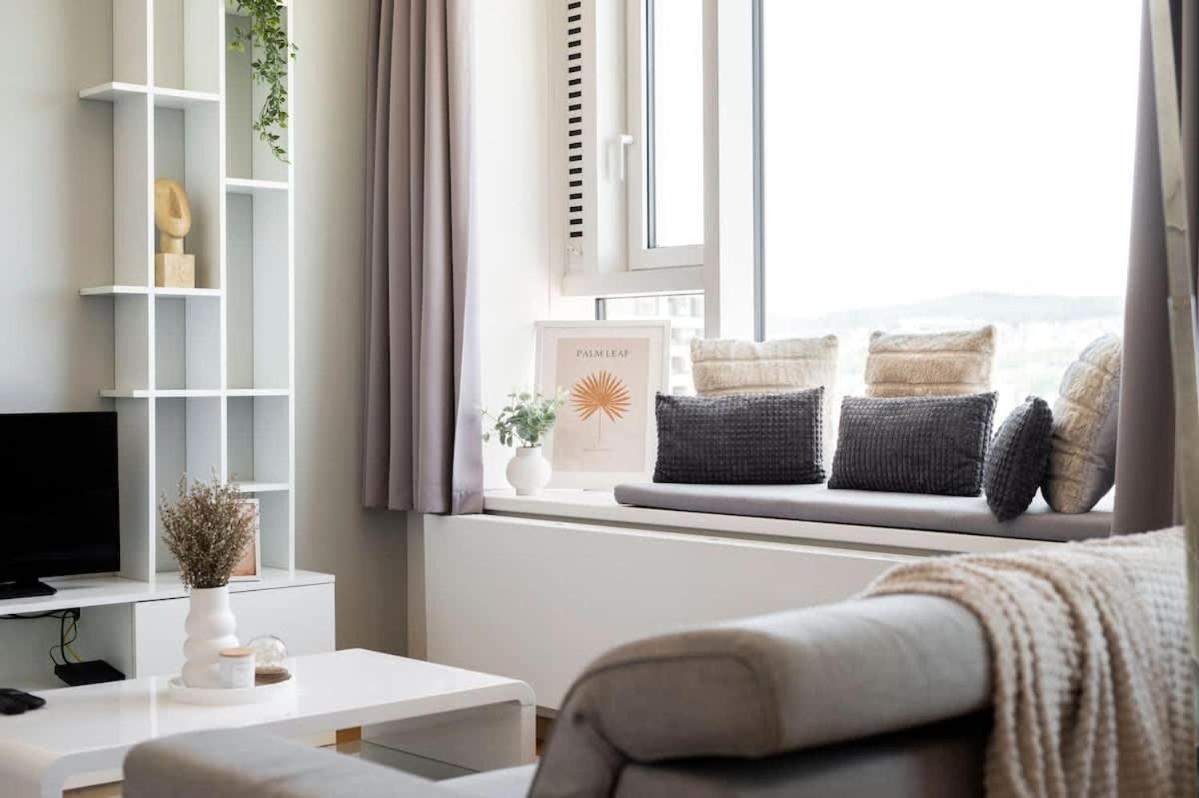 Luxury 1Bdrm On The 28Th Floor Apartment Братислава Екстериор снимка